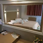 Hotel apartamentowy Avra