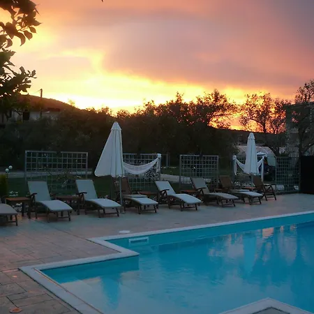 Avra מלון דירות