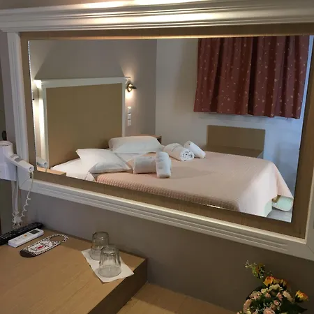 Apart Otel Avra 2*